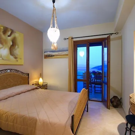 Sleeps 6 * Κατσαράτα