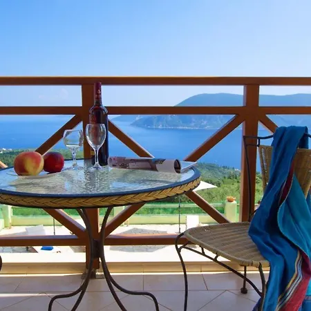 Sleeps 6 Κατσαράτα