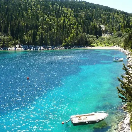 Sleeps 6 Κατσαράτα