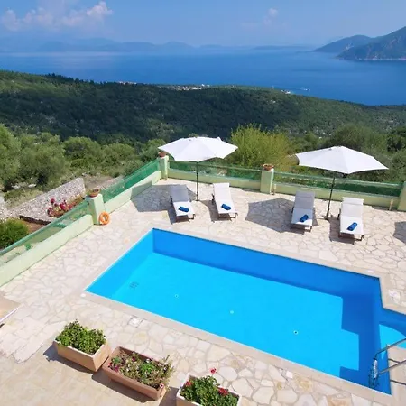 Sleeps 6 Κατσαράτα